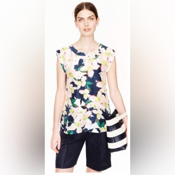J. Crew Tops - J. Crew Sleeveless Top in cove floral.
Size 2P